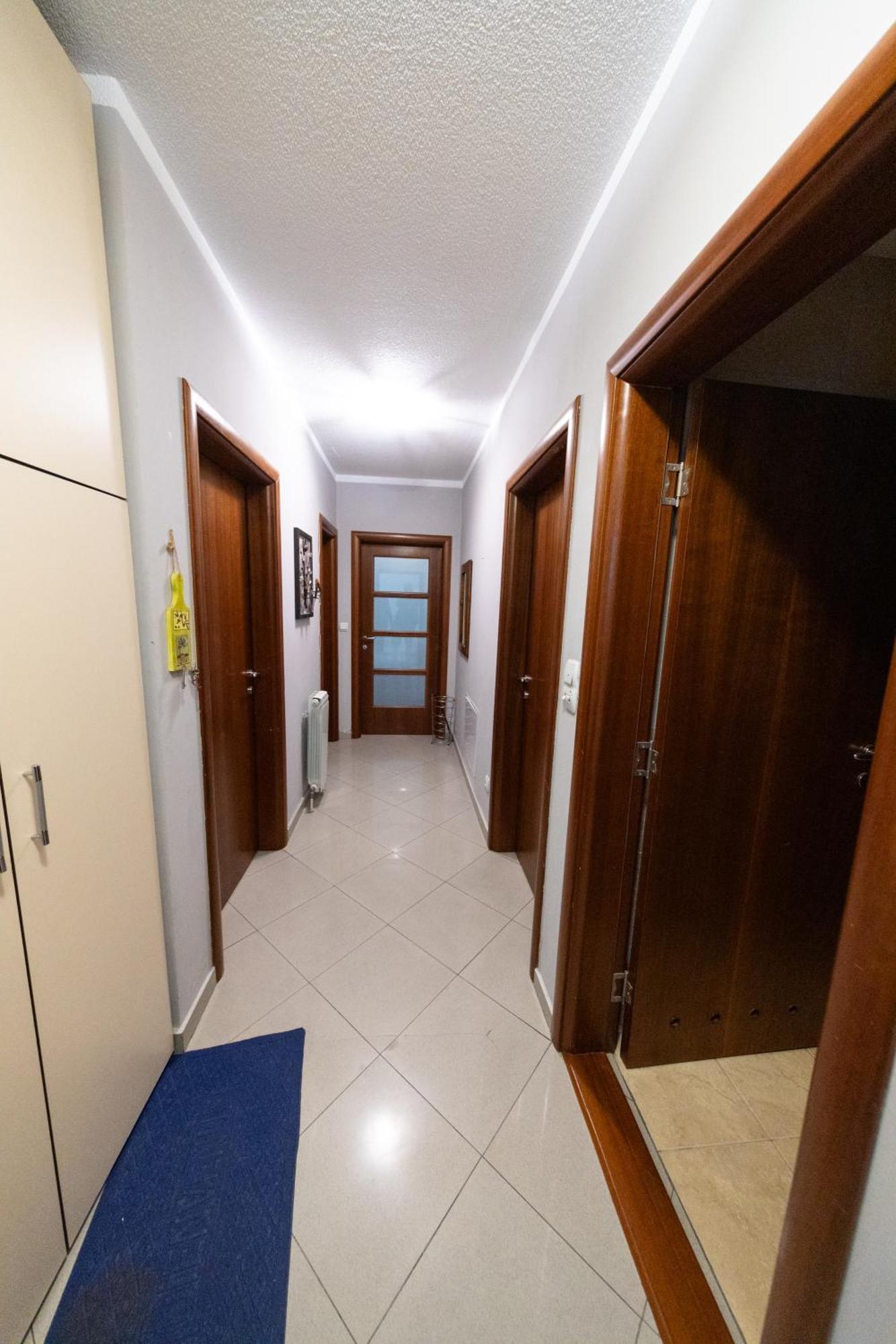 Lux Place Apartments Downtown Kragujevac Ngoại thất bức ảnh