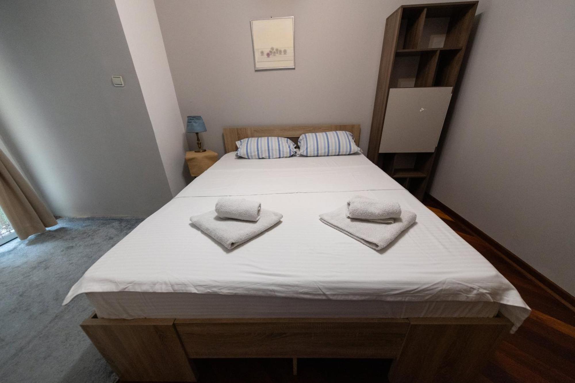 Lux Place Apartments Downtown Kragujevac Ngoại thất bức ảnh